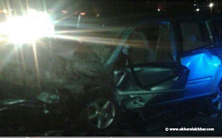 قتيل و 6 جرحى نتيجة تصادم بين 3 سيارات على اوتوستراد الجية باتجاه بيروت