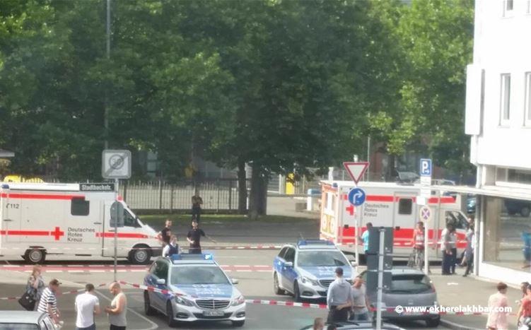 رجل يقتل امرأة ويجرح شخصين آخرين في رويتلينغن، جنوب غرب ألمانيا