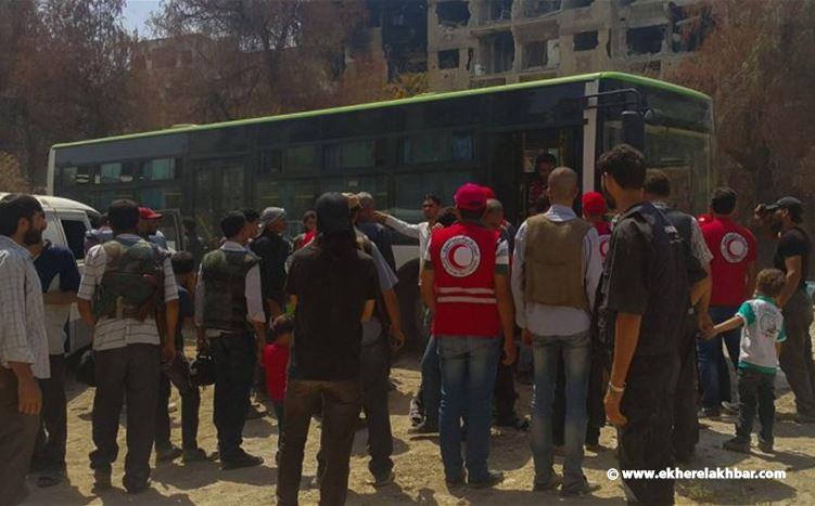بدء خروج المقاتلين والمدنيين ودخول الجيش النظامي إلى مدينة داريا