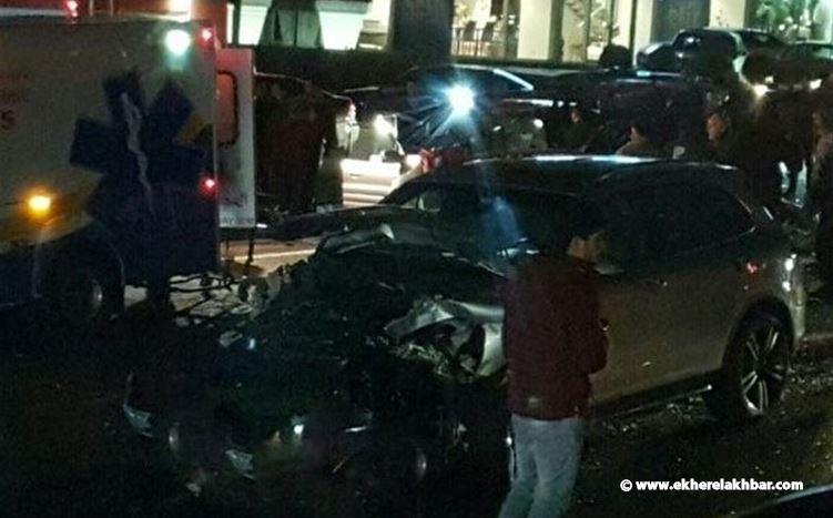 حادث اصطدام بين اربع سيارات على اوتوستراد جونيه