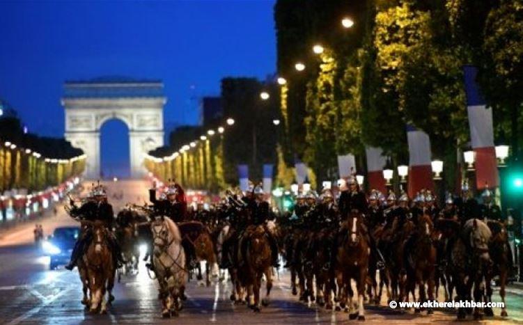 بالفيديو.. سماء باريس تتزين بالعروض النارية احتفالا بالعيد الوطني