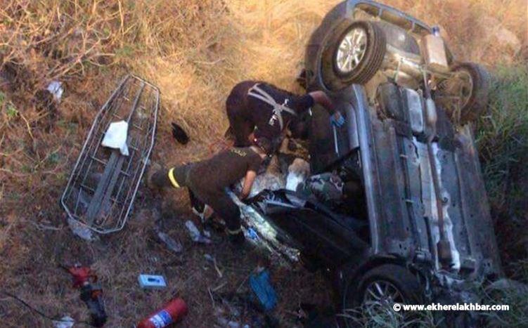قتيلة وجريحان بإنقلاب سيارة تحت جسر كازينو لبنان