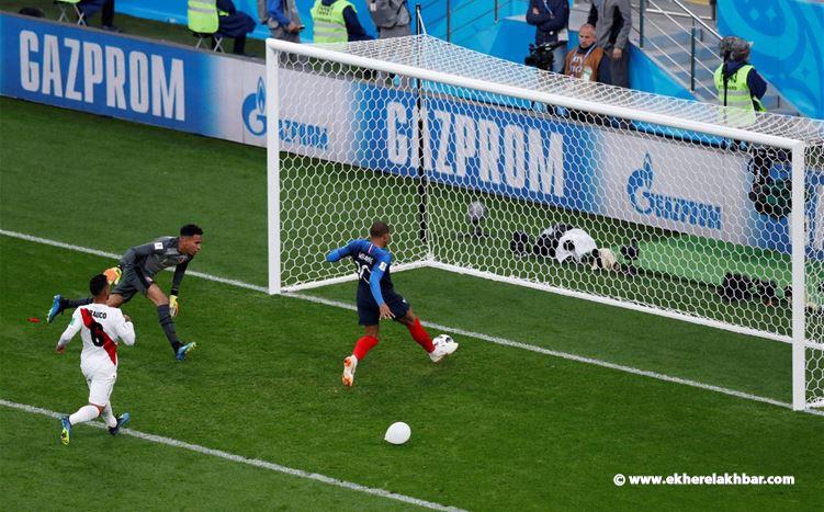 انتهاء الشوط الاول بتقدم المنتخب الفرنسي على منتخب البيرو بهدف 1-0