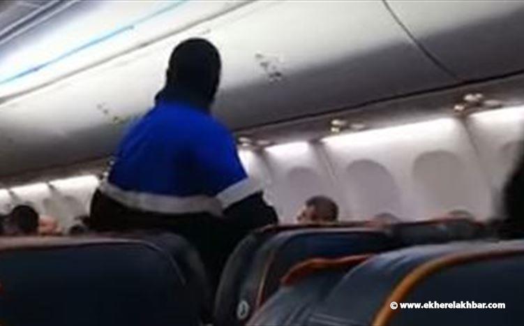 بالفيديو,,لحظة اعتقال الخاطف من داخل الطائرة الروسية