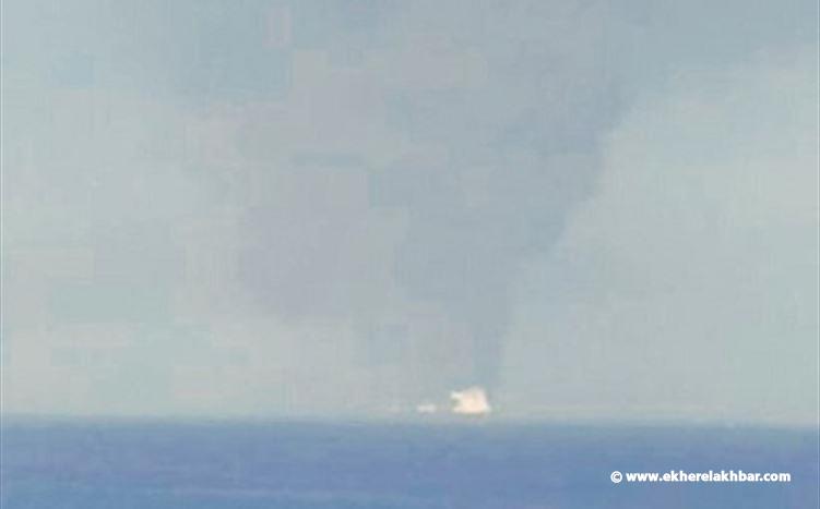 أول صورة لناقلة النفط المحترقة في خليج عمان