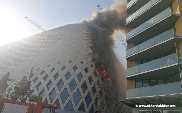 بالفيديو: اندلاع حريق في مبنى تجاري في أسواق بيروت
