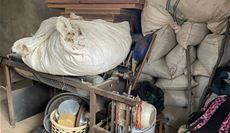 معمل لتصنيع المخدرات