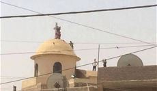 الصليب يرتفع من...