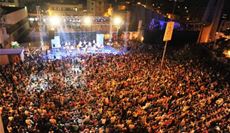فارس كرم من مهرجان...