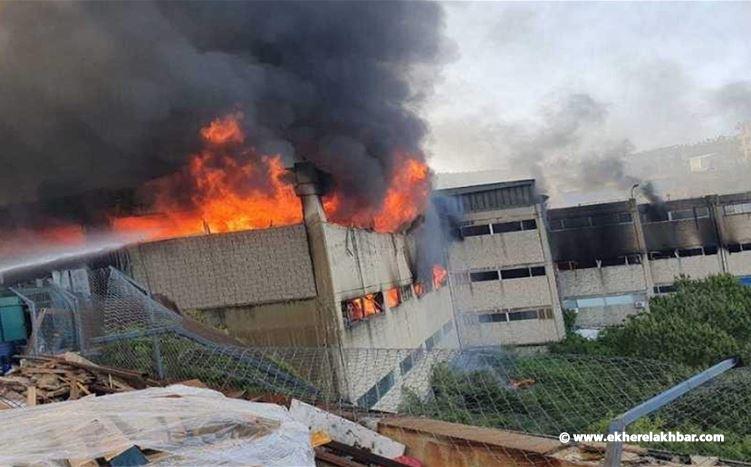 حريق كبير في معمل اسفنج في ضهور حالات جبيل