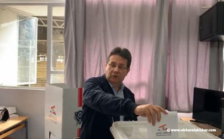 كنعان يدلي بصوته في الجديدة: الاقتراع فرصة استثنائية.. وليست مسألة صراع أحزاب