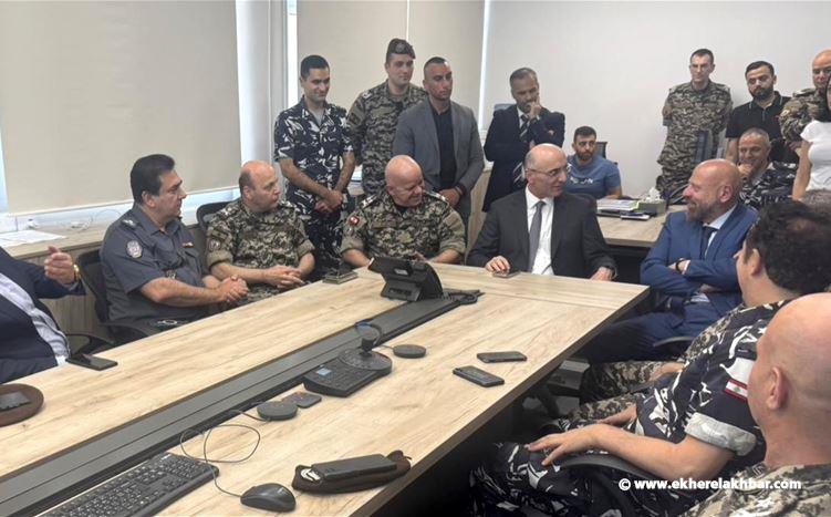  الحجار يتفقد غرفة عمليات منطقة الشمال في سرايا طرابلس
