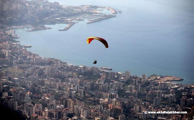 انتشال شخص كان على متن طائرة شراعية سقطت قبالة خليج جونيه الا انه فارق الحياة
