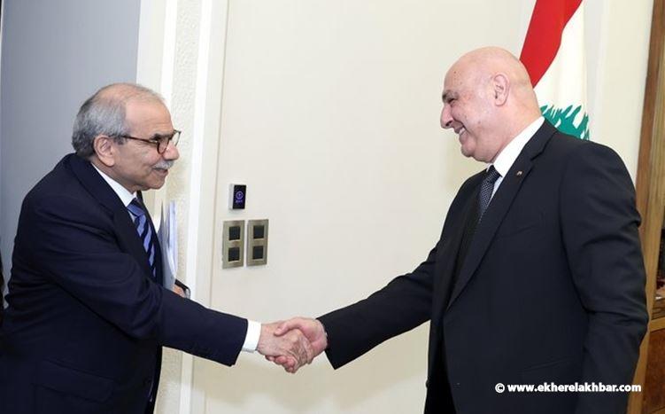 إجتماع بين رئيس الجمهورية ورئيس الحكومة قبيل جلسة مجلس الوزراء في قصر بعبدا