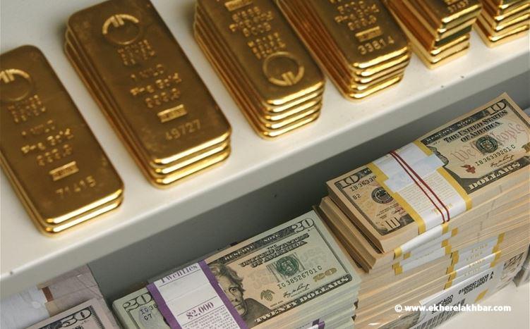 الذهب ينخفض بدعم من ارتفاع الدولار