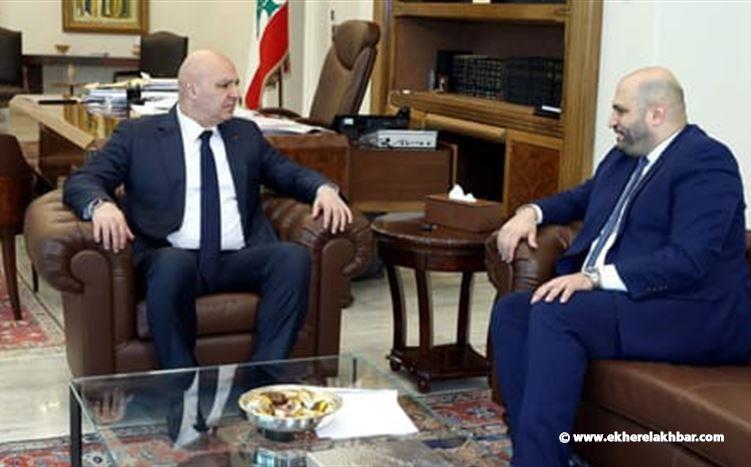 عون يطلع من وزير الصحة على توسعة التغطية الدوائية