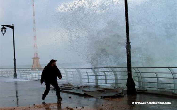 الطقس غدا ماطر بغزارة مع ثلوج على 2200 متر