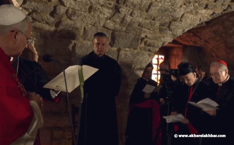 البابا لاوون من دير عنايا : لا سلام من دون محادثات