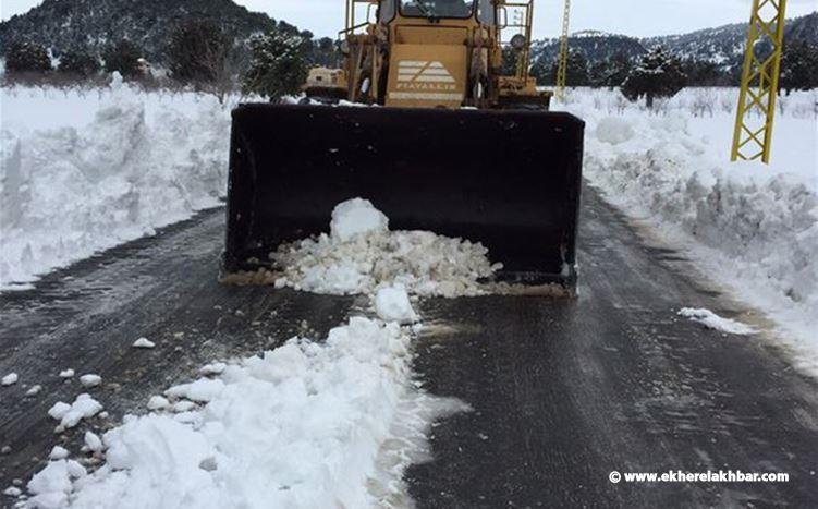 الطرق الجبلية المقطوعة بسبب تراكم الثلوج