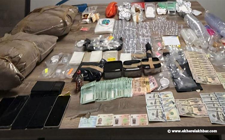 توقيف مواطن في طبرجا لترويجه المخدرات وآخر في إيعات لحيازته أسلحة وذخائر حربية