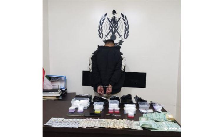 شعبة المعلومات توقف موزّع مخدّرات في الكحالة وتضبط كميّة منها