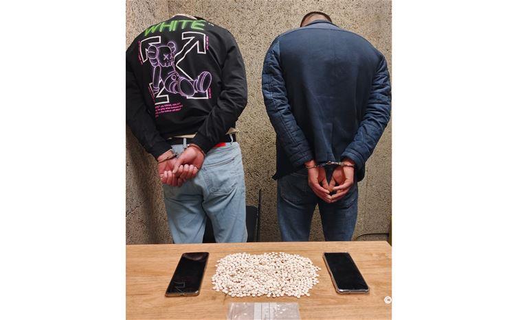 كمين محكم يوقع بمطلوبين وضبط كبتاغون