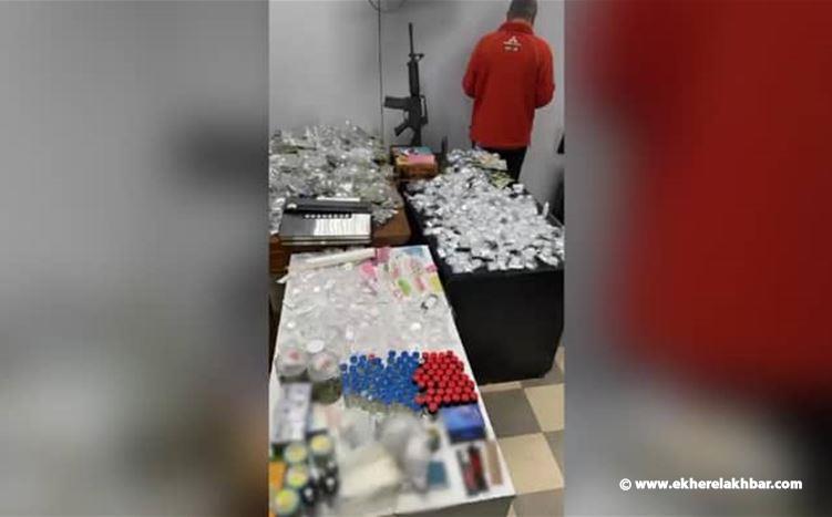 مداهمة مستودع للمخدرات في زوق مكايل..