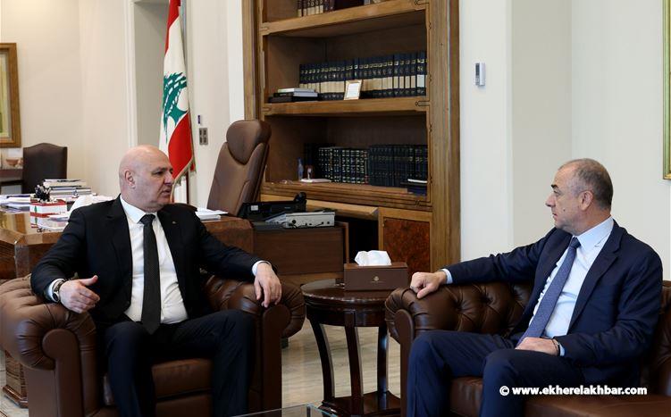 الياس بوصعب من قصر بعبدا: متضامن مع موقف رئيس الجمهورية والحكومة!