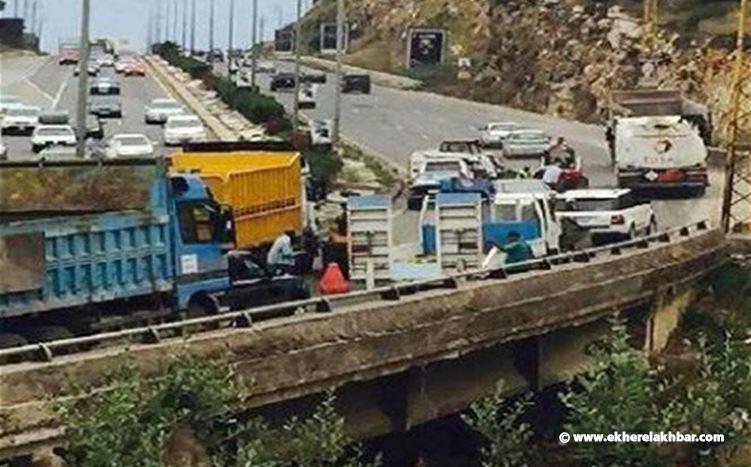 قوى الأمن: توخي الحذر على المسلك الغربي لجسر الكازينو بسبب تصدع أعمدة الباطون