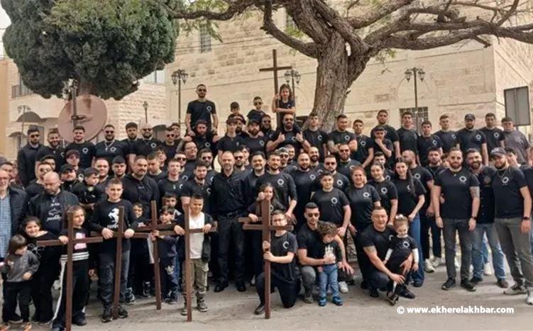 مغدوشة تحتفل بالجمعة العظيمة.. مسيرة دينية جسدت آلام المسيح