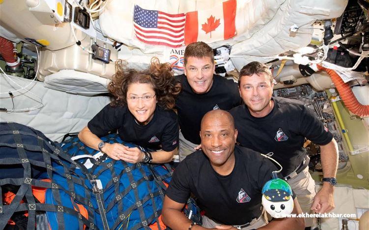 نجاح مهمة “أرتيميس 2”: بعد رحلة تاريخية حول القمر.. عودة الرواد إلى الأرض