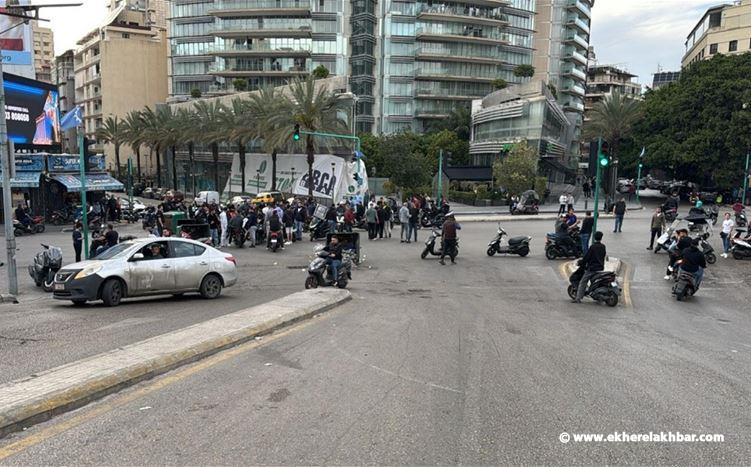 تسعيرة مولّد تشعل إشكالا كبيرا في ساقية الجنزير وتقطع طرق بيروت..