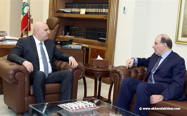 الرئيس عون استقبل حاكم مصرف لبنان