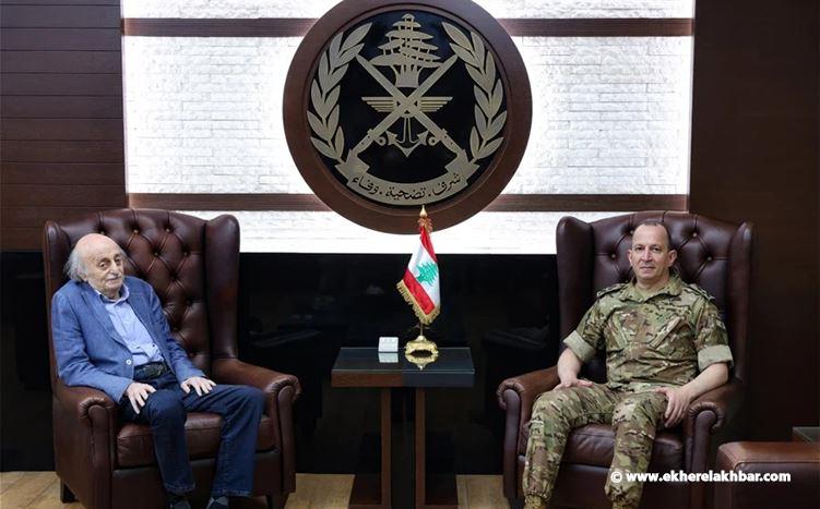 جنبلاط في اليرزة: لضرورة وقوف الجميع إلى جانب المؤسسة العسكرية