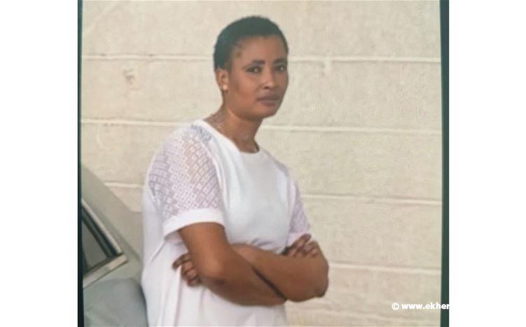 قوى الامن تعمم صورة مشتبه فيها بجرم سرقة مبلغ مالي من داخل منزل