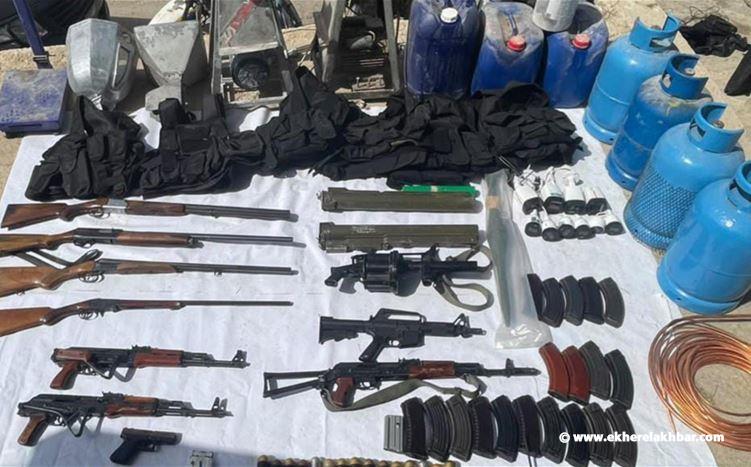 الجيش يوقف أحد أخطر المطلوبين في ريحا ويضبط مواد لتصنيع المخدرات وأعتدة عسكرية