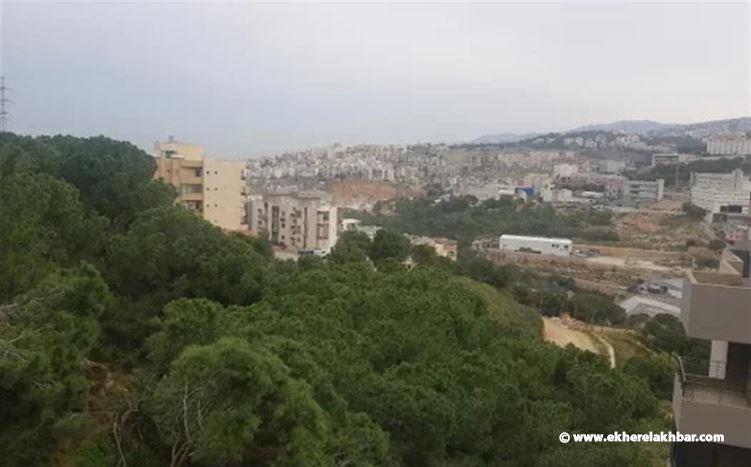نفق داخل حرش يقع بين منطقتَي الفنار والزعترية والاجهزة المختصة تتحرك
