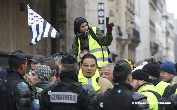 اشتباكات بين الشرطة الفرنسية و&quot;السترات الصفر&quot; في جادة الشانزيليزيه