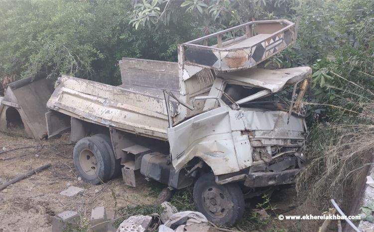 اصابة مواطن بكسور وجروح في حادث سير على طريق ديرميماس