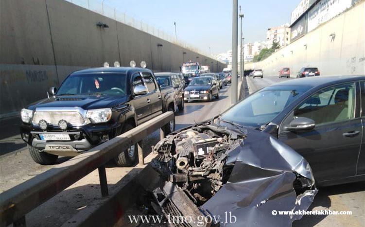 حادث على اوتوستراد بيروت خلدة محلة انفاق المطار
