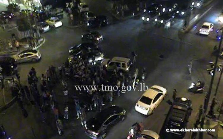 تجمع عدد من مواطنين محلة ساحة ساسين الاشرفية 