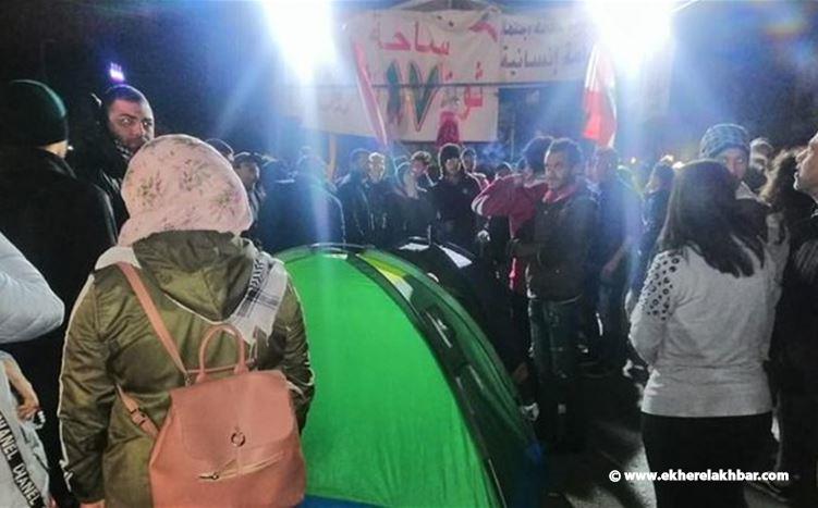 قطع طريق القياعة في صيدا... ونصب خيم في ساحة إيليا
