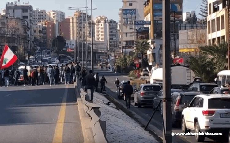 اوتوستراد جونية  لا يزال مقفل بالاتجاهين
