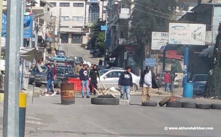 قطع طريق عام حلبا احتجاجا على توقيف اثنين من الحراك