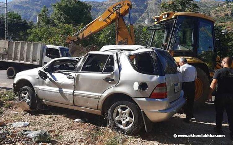 جريحان بانقلاب سيارة على طريق الضنية الهرمل