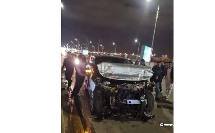 إصابة الإعلامي المصري عمرو أديب في حادث مروري وتحطم سيارته