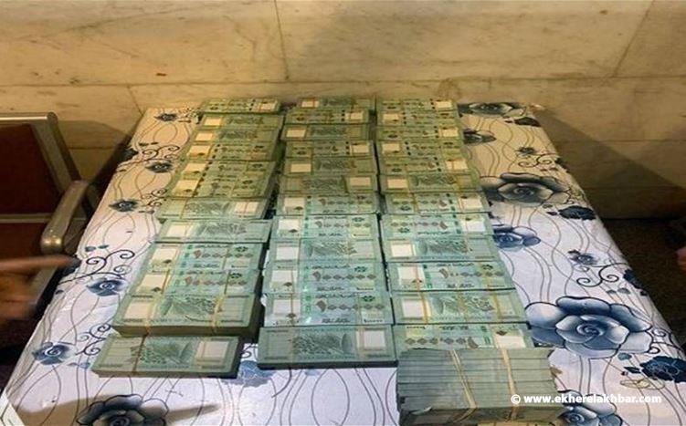 كمية كبيرة من الليرة اللبنانية في مطار النجف