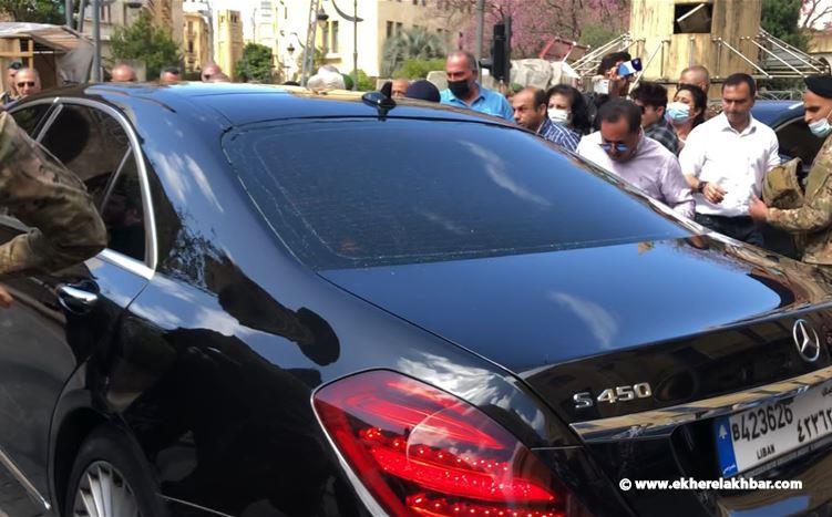 إخبارٌ ضدّ الفرزلي بسبب الاعتداء على المتظاهرين