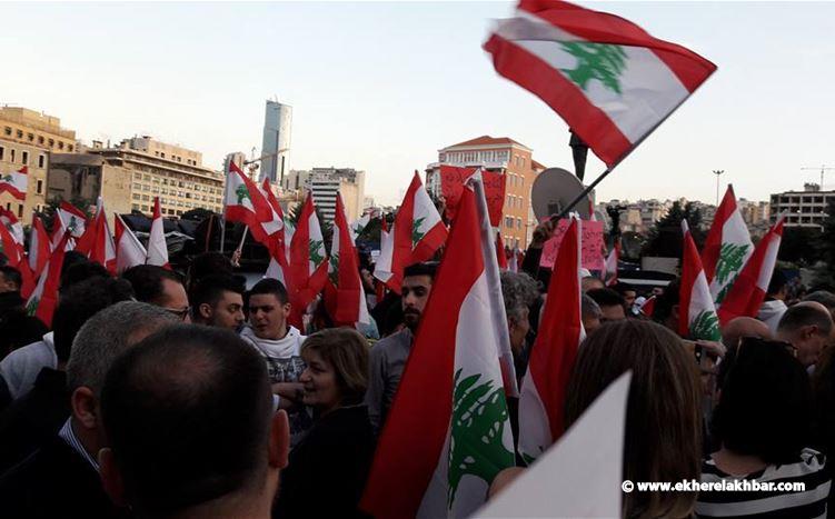 انفجرت الأزمات... واللبنانيون إلى الشارع مجدداً!