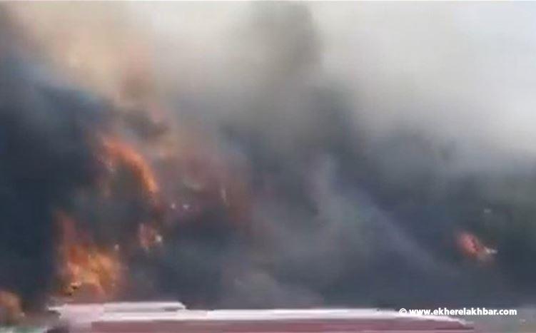 حريقٌ كبير على أوتوستراد خلدة باتجاه بيروت